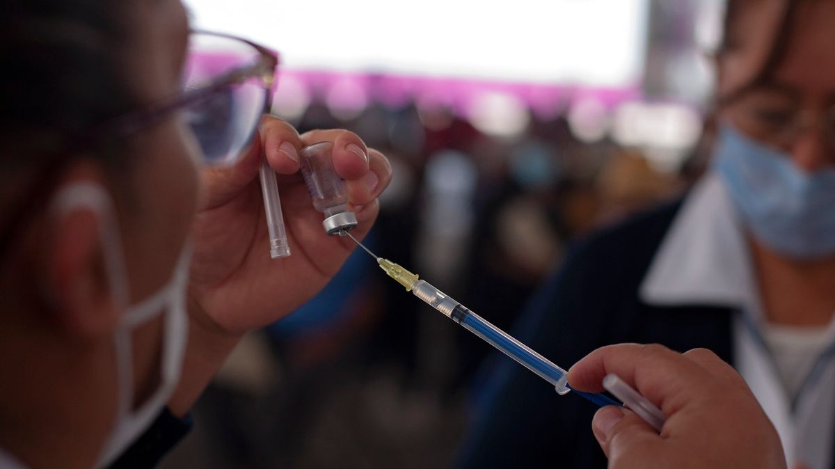 Maďarsko schválilo další vakcínu. Přes masivní očkování se čísla zhoršují